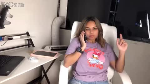 Snapshot of diosadeluniverso_ chatting on November 5, 10:21 pm diosadeluniverso_ online show from November 5, 10:21 pm