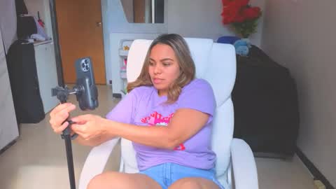 Snapshot of diosadeluniverso_ chatting on December 18, 6:14 pm diosadeluniverso_ online show from December 18, 6:14 pm