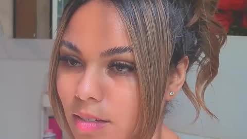 Snapshot of diosadeluniverso_ chatting on January 8, 6:21 pm diosadeluniverso_ online show from January 8, 6:21 pm