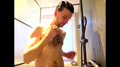 Snapshot of dirkbig23cm chatting on December 18, 9:04 am Dirk online show from December 18, 9:04 am