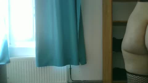 Snapshot of dirrty_girl_ chatting on September 28, 10:42 am Shelly online show from September 28, 10:42 am