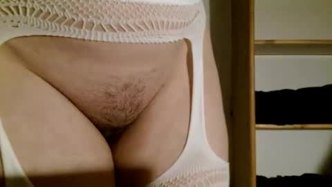 Snapshot of dirrty_girl_ chatting on October 29, 10:33 pm Shelly online show from October 29, 10:33 pm