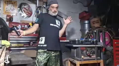 dirtmcgirt82 online show from April 28, 4:28 am