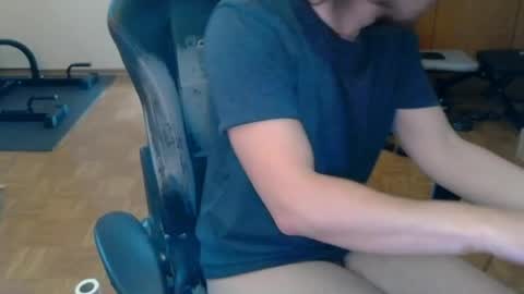Snapshot of dirty_fun_boy chatting on June 10, 10:36 am dirty_fun_boy online show from June 10, 10:36 am
