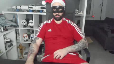 Snapshot of dirtybalws chatting on December 24, 6:44 am Robert online show from December 24, 6:44 am