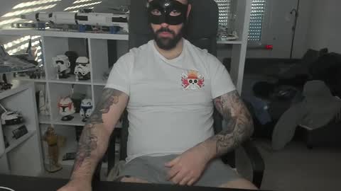 Snapshot of dirtybalws chatting on January 14, 2:43 pm Robert online show from January 14, 2:43 pm