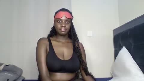 Snapshot of dirtybugg chatting on May 6, 9:25 am dirtybugg online show from May 6, 9:25 am