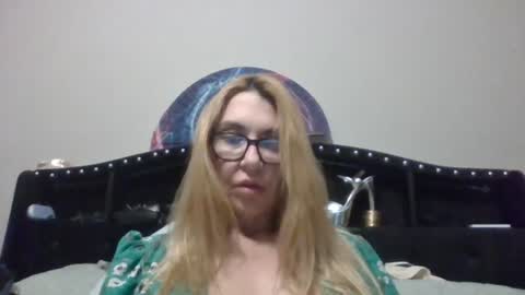 Snapshot of dirtydaisylou chatting on June 15, 4:36 am Daisy online show from June 15, 4:36 am