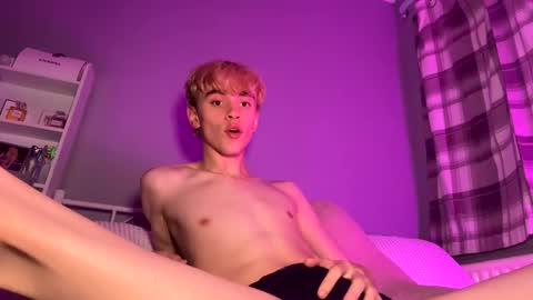 Dylan  online show from April 27, 8:29 pm