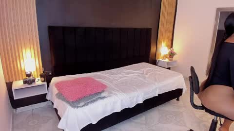 Snapshot of dirtysex18 chatting on May 3, 6:47 pm Soffie - Valentina - Yuya Astro online show from May 3, 6:47 pm