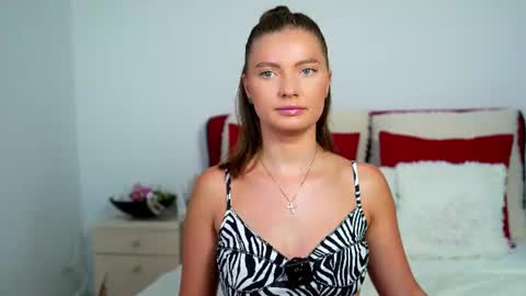 Snapshot of dirtystudentgirl chatting on July 17, 6:20 am Chloe online show from July 17, 6:20 am
