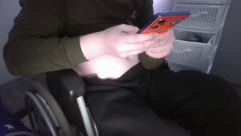 Snapshot of disabledgayonwheels33 chatting on February 19, 6:43 pm Disabledguy34 online show from February 19, 6:43 pm