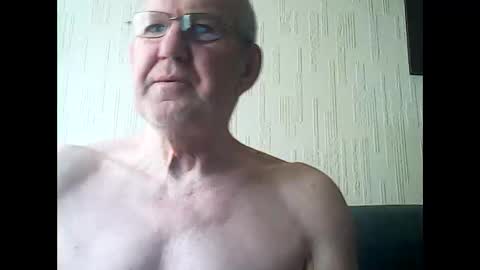 Snapshot of discovery63 chatting on June 7, 9:35 am discovery63 online show from June 7, 9:35 am