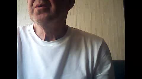 Snapshot of discovery63 chatting on June 8, 9:42 am discovery63 online show from June 8, 9:42 am