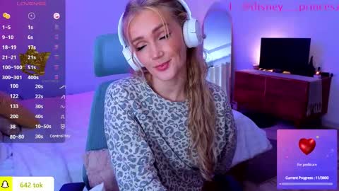 Snapshot of disney__princess chatting on February 6, 11:46 am JASMINE online show from February 6, 11:46 am