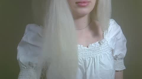 Snapshot of ditamilton chatting on October 28, 8:33 pm DitaMilton online show from October 28, 8:33 pm