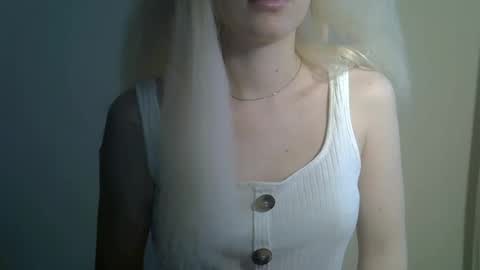 Snapshot of ditamilton chatting on November 1, 10:39 am DitaMilton online show from November 1, 10:39 am