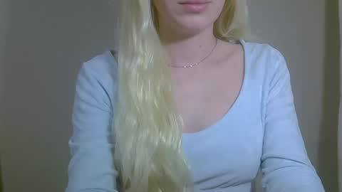 Snapshot of ditamilton chatting on November 11, 9:26 pm DitaMilton online show from November 11, 9:26 pm