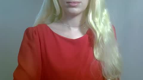 Snapshot of ditamilton chatting on November 22, 3:44 pm DitaMilton online show from November 22, 3:44 pm