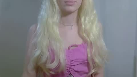 Snapshot of ditamilton chatting on November 24, 8:52 pm DitaMilton online show from November 24, 8:52 pm