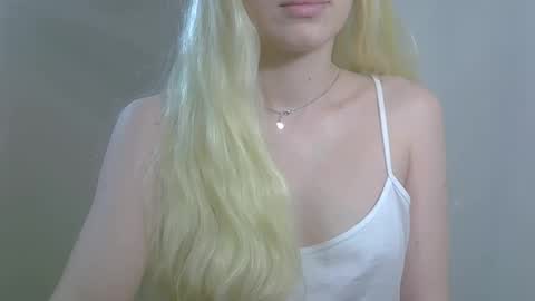 Snapshot of ditamilton chatting on November 26, 7:04 pm DitaMilton online show from November 26, 7:04 pm