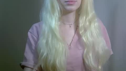 Snapshot of ditamilton chatting on November 30, 9:08 pm DitaMilton online show from November 30, 9:08 pm