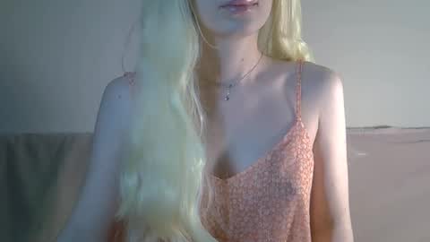 Snapshot of ditamilton chatting on December 14, 6:56 pm DitaMilton online show from December 14, 6:56 pm