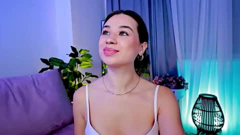 Tia online show from February 22, 7:01 pm