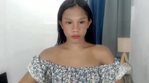 Snapshot of divine_sawanta chatting on January 7, 3:53 am SAWANTA online show from January 7, 3:53 am