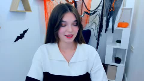 Hannah online show from November 4, 12:26 pm