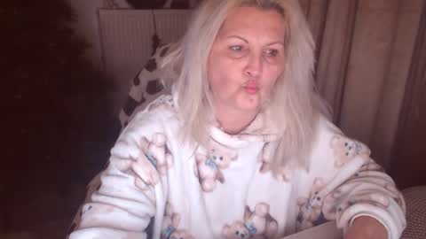 Alexxa online show from November 19, 12:21 am