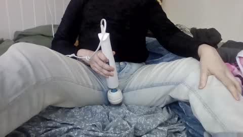 Snapshot of divinecherrypie chatting on January 24, 6:14 pm divinecherrypie online show from January 24, 6:14 pm