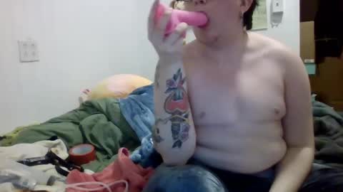 Snapshot of divinecherrypie chatting on January 29, 12:12 am divinecherrypie online show from January 29, 12:12 am