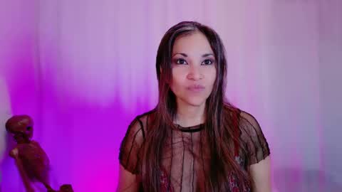 DivineLynn online show from February 9, 3:23 pm