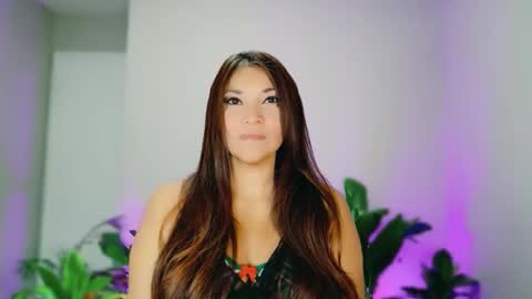 DivineLynn online show from November 16, 2:00 pm