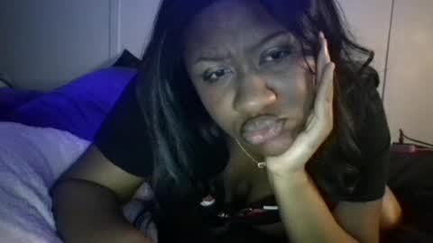 Snapshot of divinitysdesires chatting on June 19, 1:54 am divinitysdesires online show from June 19, 1:54 am