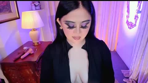 Snapshot of divorced_ms_valeria chatting on June 15, 7:21 am Vally online show from June 15, 7:21 am