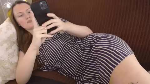 Snapshot of dixiemiller chatting on October 28, 8:11 pm Dixiemiller online show from October 28, 8:11 pm