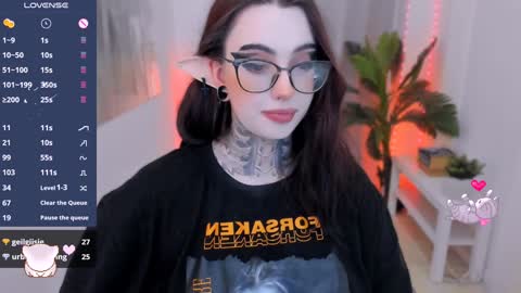 dixipixi_ online show from January 31, 9:59 am