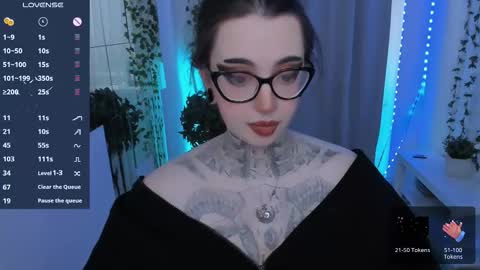 dixipixi_ online show from March 5, 5:47 am