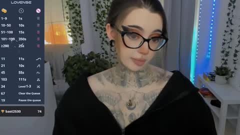 dixipixi_ online show from May 7, 5:57 am
