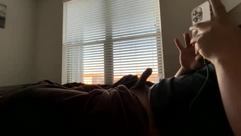 dj9469615 online show from February 8, 2:20 pm