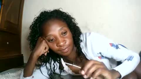 Snapshot of djamellah chatting on May 21, 10:55 am djamellah online show from May 21, 10:55 am