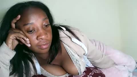 Snapshot of djamellah chatting on June 24, 2:49 pm djamellah online show from June 24, 2:49 pm