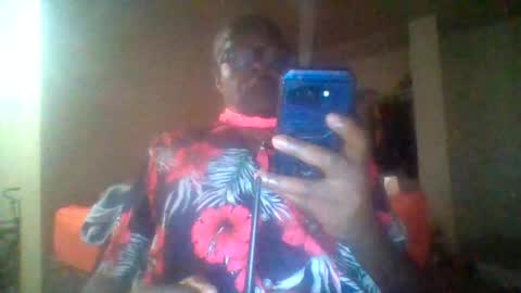 djbignuttsbrownass24 online show from April 7, 3:29 am