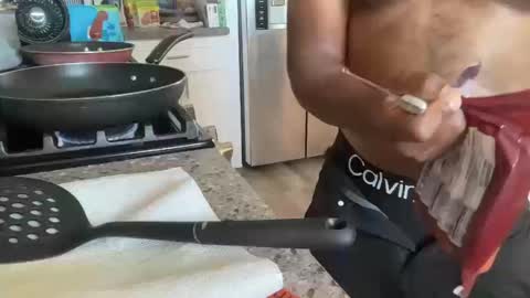 Snapshot of djblackdaddy chatting on October 16, 3:13 pm djblackdaddy online show from October 16, 3:13 pm