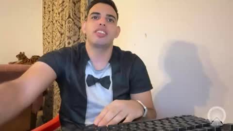Snapshot of djonson_ chatting on October 1, 6:25 pm Djonson  online show from October 1, 6:25 pm