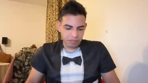 Snapshot of djonson_ chatting on October 12, 2:32 am Djonson  online show from October 12, 2:32 am