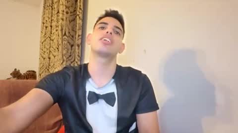 Snapshot of djonson_ chatting on October 23, 11:03 pm Djonson  online show from October 23, 11:03 pm