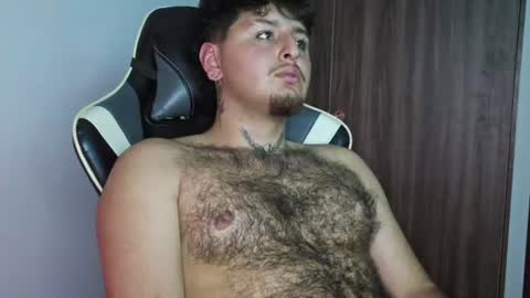 Snapshot of djsex_yerknox chatting on June 18, 11:20 pm yerknox online show from June 18, 11:20 pm